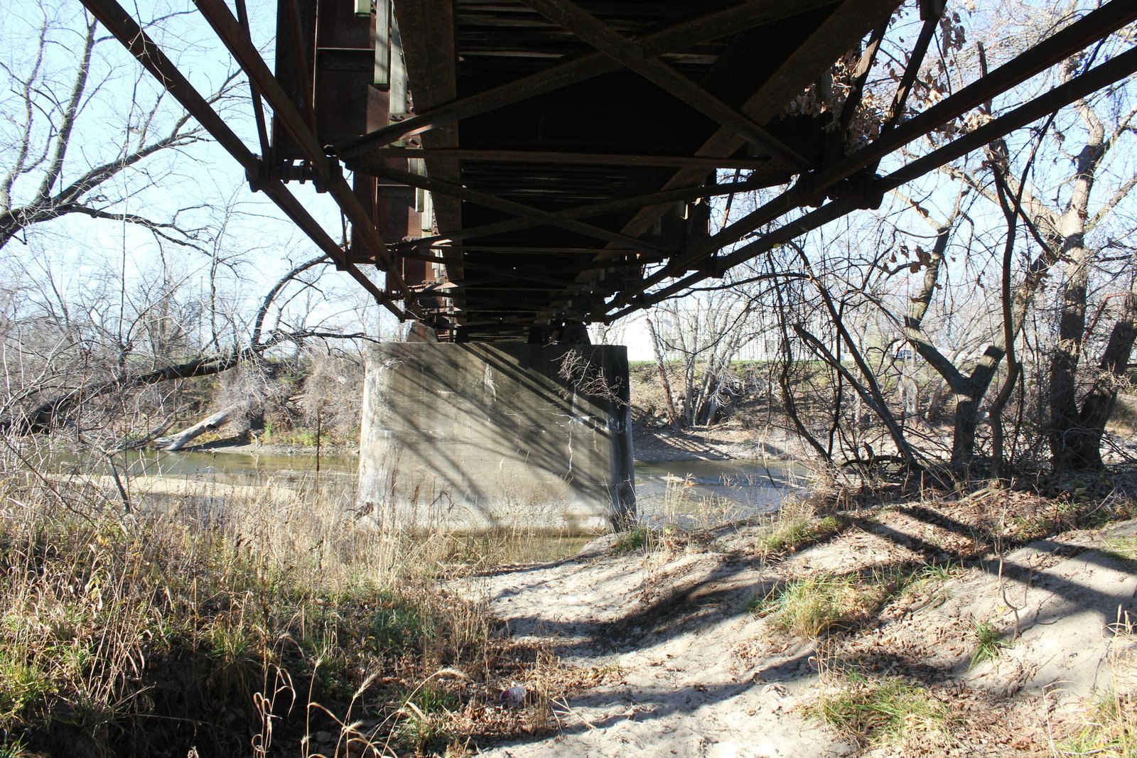 Under truss span